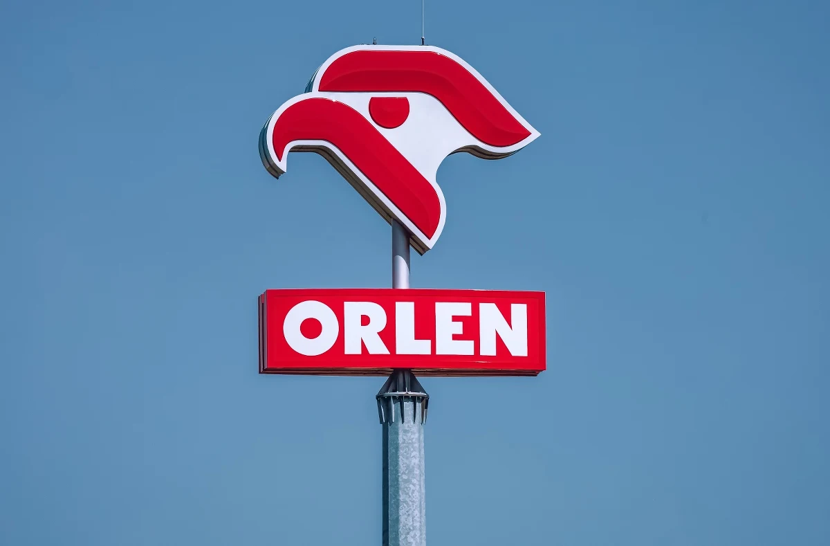 Nadzwyczajne Walne Zgromadzenie Orlenu powołało we wtorek nową radę nadzorczą spółki. Wcześniej walne odwołało członków poprzedniej i ustaliło liczbę członków rady na 10. Przewodniczącym nowej rady został Wojciech Popiołek. Nowy zarząd spółki zostanie wyłoniony w konkursie.