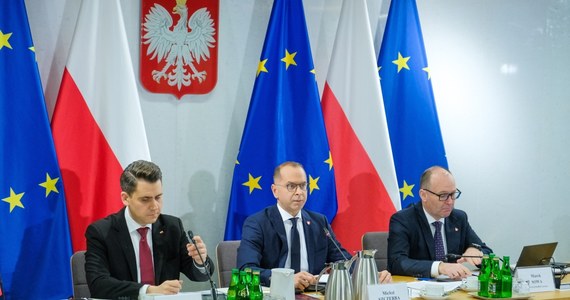 Były szef MSZ Zbigniew Rau, były wiceminister odpowiedzialny za proces wizowy Piotr Wawrzyk, Edgar K. - współpracownik Wawrzyka - oraz były szef MSWiA Mariusz Kamiński, a także były premier Mateusz Morawiecki i były wicepremier Jarosław Kaczyński - to pierwsze osoby, które zostały zgłoszone na świadków komisji śledczej ds. zbadania afery wizowej.