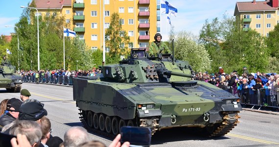 W ciągu kilku dni około 700 Finów złożyło wnioski o wypisanie z rezerwy wojskowej i przejście do zadań z zakresu służby cywilnej. To historycznie dużo. W całym 2023 r. takich podań wpłynęło ok. 1600. To forma politycznego sprzeciwu wobec NATO i rządu - komentują eksperci.