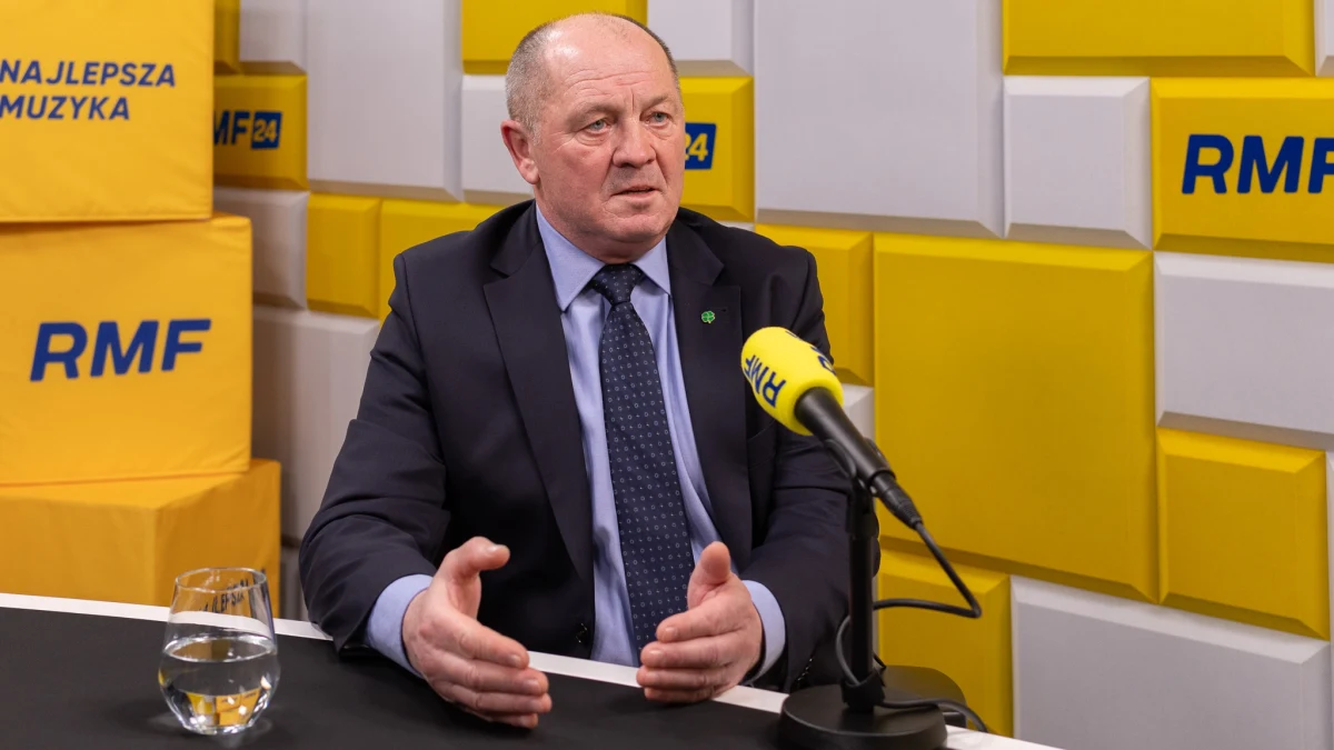 „Wydaje się, że to jest ten moment, ten czas, gdy Donald Tusk po powrocie z Brukseli, po odbudowaniu PO, dobrym wyniku w wyborach parlamentarnych, w sposób naturalny powinien być kandydatem na prezydenta (Polski – przyp. RMF FM)” -  powiedział w Popołudniowej rozmowie w RMF FM Marek Sawicki. Zaznaczył jednak, że to jego ocena niepoparta żadnymi dyskusjami w klubie. 