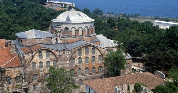 Tureckie władze kontynuują prace nad przebudową kolejnego ważnego bizantyjskiego kościoła w meczet. Chodzi o świątynię Chora w Stambule, która ma zostać udostępniona muzułmańskim wiernym 23 lutego.