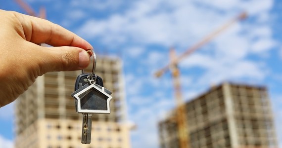 Szykuje się lekkie uspokojenie na rynku mieszkań. Analitycy przekonują, że ceny nieruchomości mają rosnąć zauważalnie wolniej niż do tej pory.