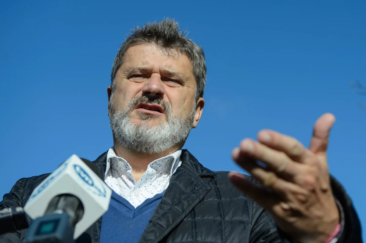 Urząd Ochrony Konkurencji i Konsumentów wszczął postępowanie w sprawie naruszenia interesów konsumentów w ramach kampanii pożyczkowej "Skarbiec Palikota". Urząd kwestionuje praktyk, jakie miały miejsce w ramach inicjatywy i zaznacza, że wprowadzała w błąd inwestorów.