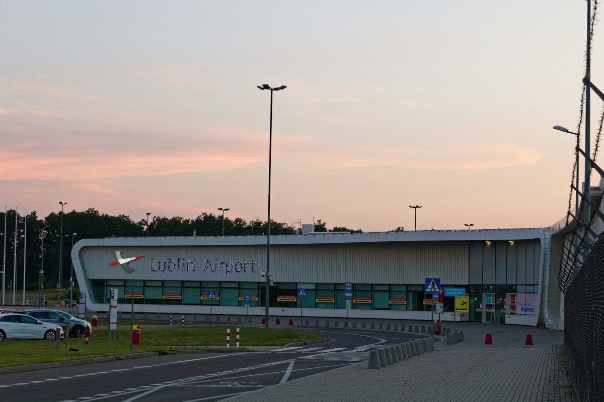 Port Lotniczy Lublin podpisał umowę o współpracy z Akademią WSEI. Oprócz organizacji wspólnych konferencji i badań naukowych, studenci będą mogli realizować na lotnisku praktyki i staże – przekazał w środowym komunikacie rzecznik portu lotniczego Piotr Jankowski.