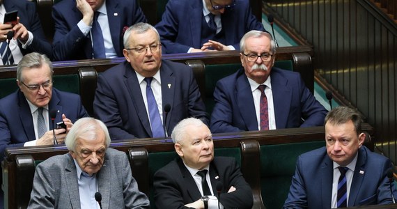 W tej chwili nie planujemy przedwczesnych wyborów - powiedział w środę prezes PiS Jarosław Kaczyński, pytany czy jego ugrupowanie będzie chciało doprowadzić do przedterminowych wyborów parlamentarnych.