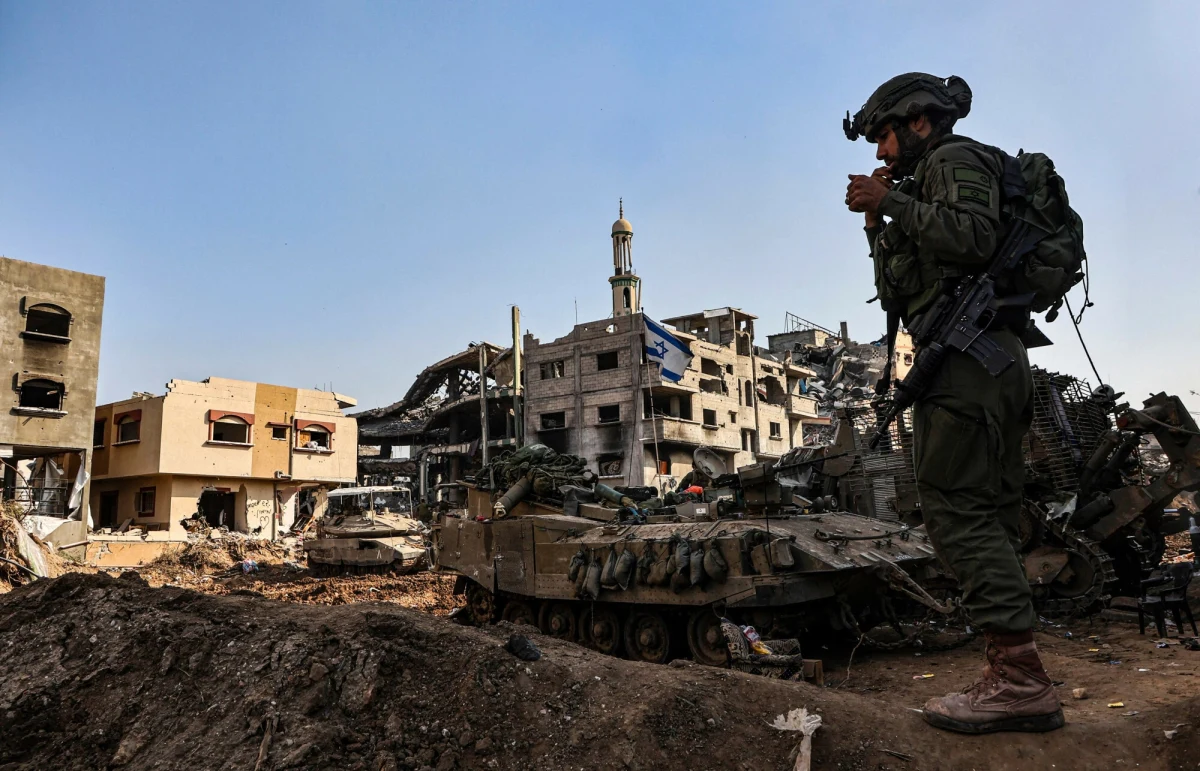 Hamas zaproponował Izraelowi zawieszenie broni na okres czterech i pół miesiąca. W tym czasie ma zostać uzgodnione zakończenie wojny. 136 izraelskich zakładników będzie uwalnianych w trzech etapach, w zamian za 1500 więźniów palestyńskich. Oferta została jednak odrzucona przez premiera Benjamina Netanjahu - poinformowała w środę agencja Reutera. 