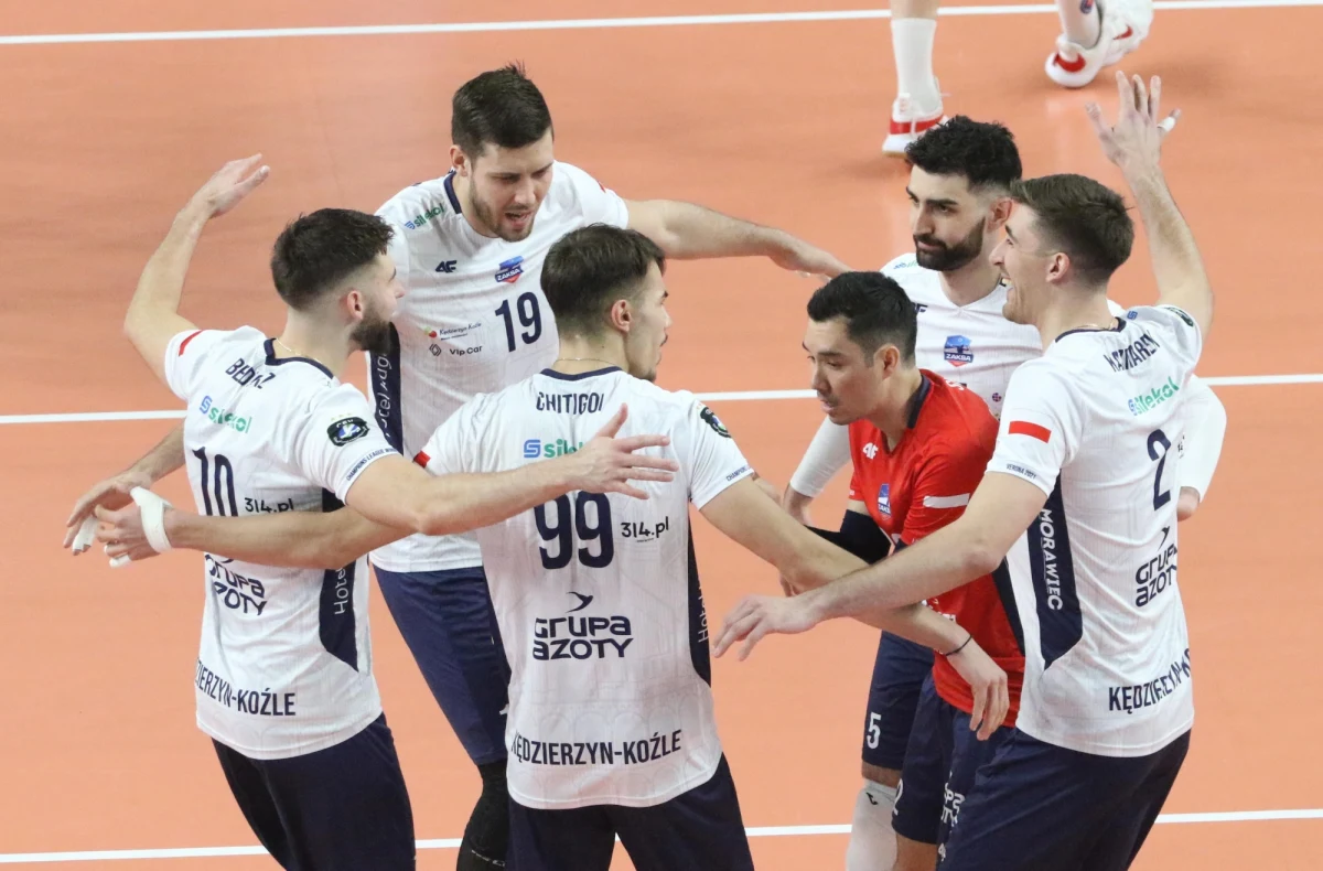 Siatkarze Grupy Azoty Zaksa Kędzierzyn-Koźle, którzy triumfowali w Lidze Mistrzów w trzech ostatnich sezonach, pożegnali się z tymi rozgrywkami. Polska ekipa przegrała w dwumeczu baraż o ćwierćfinał z tureckim Halkbankiem Ankara.