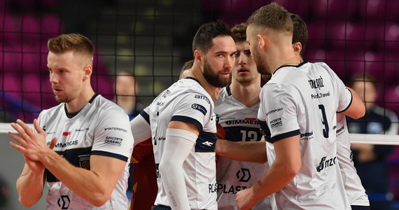 ​Siatkarze Projektu Warszawa pokonali u siebie fiński Akaa Volley 3:1 (25:20, 18:25, 25:18, 25:17) w drugim półfinałowym meczu Pucharu Challenge. Pierwsze spotkanie warszawianie wygrali 3:0, w środę zapewnili więc sobie awans do finału rozgrywek.