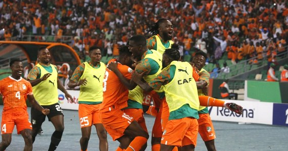 Piłkarze Wybrzeża Kości Słoniowej i Nigerii zmierzą się w finale Pucharu Narodów Afryki. Gospodarze turnieju pokonali w drugim półfinale Demokratyczną Republikę Konga 1:0. Wcześniej Nigeria wyeliminowała po rzutach karnych Republikę Południowej Afryki.