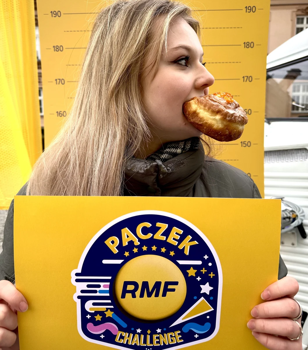 W kalendarzu 8 lutego, czyli  tłusty czwartek. To bez wątpienia jeden z najbardziej wyczekiwanych dni w roku dla wszystkich miłośników słodkości. Po naszym pączkowym wyzwaniu w RMF FM zostały już tylko słodkie, lukrowe okruszki. W Krakowie rozdaliśmy wam dzisiaj pyszności, niektóre ze specjalnym żółtym nadzieniem. Zadanie, które postawiliśmy przed naszymi słuchaczami - zjeść pączka bez oblizywania się. 