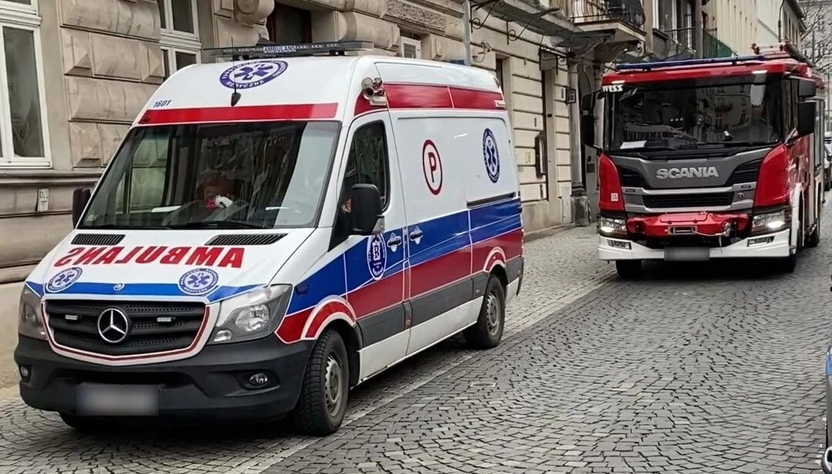 Kilkanaście zapalników znaleziono w piwnicy budynku przy placu Biskupim w Krakowie. Informację o akcji służb otrzymaliśmy na Gorącą Linię RMF FM.