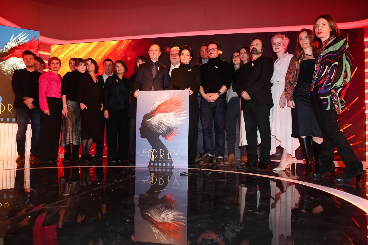 Dziś ogłoszono nominacje do Orłów - nagród Polskiej Akademii Filmowej, które zostaną wręczone 4 marca. "Kos" Pawła Maślony może zdobyć aż 16 statuetek. Po 13 szans na nagrody mają twórcy "Doppelgängera. Sobowtóra" Jana Holoubka i "Filipa" Michała Kwiecińskiego. O 6 statuetek ubiega się "Zielona granica" Agnieszki Holland.