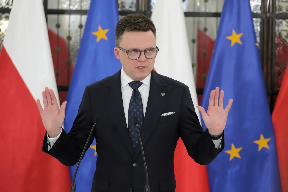 Słowa prezesa PiS robią Polsce straszną szkodę, będą we wszystkich rosyjskich dziennikach - ocenił marszałek Sejmu Szymon Hołownia, odnosząc się do słów Jarosława Kaczyńskiego o "zabójstwach politycznych". Pytał też, czy lider PiS rozumie, że "bije w bębenek rosyjskiej propagandy".