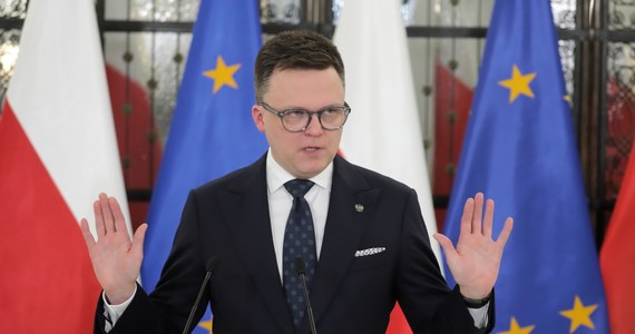 Słowa prezesa PiS robią Polsce straszną szkodę, będą we wszystkich rosyjskich dziennikach - ocenił marszałek Sejmu Szymon Hołownia, odnosząc się do słów Jarosława Kaczyńskiego o "zabójstwach politycznych". Pytał też, czy lider PiS rozumie, że "bije w bębenek rosyjskiej propagandy".