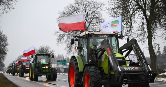 W piątek rolnicy w całej Polsce wyjadą na drogi. W Podlaskiem protesty będą m.in. na krajowej "ósemce" oraz na drogach wojewódzkich. Kolumna pojazdów rolniczych z miejscowości Juchnowiec Kościelny przejedzie przed urząd wojewódzki w Białymstoku.