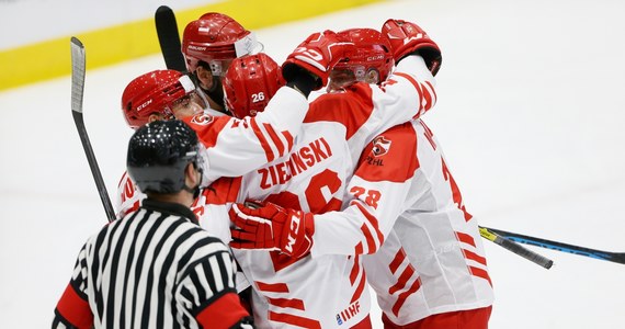 ​Polscy hokeiści pokonali w Sosnowcu Estonię 4:0 (0:0, 2:0, 2:0) w pierwszym meczu turnieju prekwalifikacyjnego do igrzysk olimpijskich 2026.