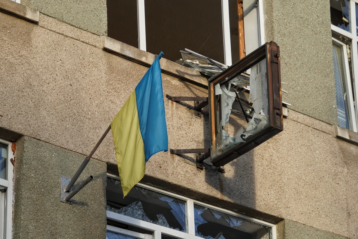 "Myślę, że mamy nawet 10 lat, dzięki Ukrainie, żeby się przygotować do konfliktu, ponieważ Rosja w tej chwili jest wyczerpana tą wojną" - powiedział kmdr Maksymilian Dura, ekspert Defence24, w rozmowie z Piotrem Salakiem w internetowym Radiu RMF24. Podkreślił, że "im więcej będziemy pomagać Ukrainie, tym bardziej będziemy utrudniać Rosji odbudowę sił". Wojskowy mówił również m.in. amerykańskiej pomocy dla Ukrainy.