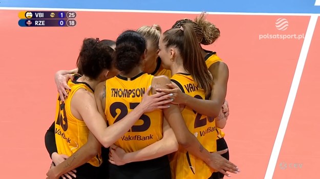 Skrót meczu VakifBank Stambuł – PGE Rysice Rzeszów 3:0 (25:12, 25:18, 25:23) - baraż o ćwierćfinał Ligi Mistrzów siatkarek 2024. 

 

___
VakifBank: Cansu Ozbay, Gabi, Zehra Gunes, Jordan Thompson, Alexandra Frantti, Chiaka Ogbogu – Ayca Aykac (libero) oraz Sarah van Aalen, Bianka Busa, Derya Cebecioglu, Aleksia Karutasu, Bahar Akbay, Aylin Acar. Trener: Giovanni Guidetti.
Rysice: Anna Obiała, Katarzyna Wenerska, Ann Kalandadze, Magdalena Jurczyk, Gabriela Orvosova, Amanda Coneo – Aleksandra Szczygłowska (libero) oraz Gabriela Makarowska-Kulej, Wiktoria Kowalska, Weronika Szlagowska, Magda Kubas. Trener: Stephane Antiga.