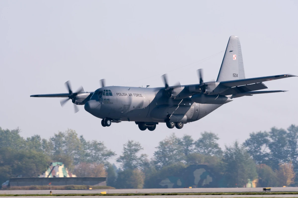 MSZ przeprowadziło dotąd ewakuację 35 osób z polskim obywatelstwem i ich najbliższych ze Strefy Gazy, jest kilka osób, które czekają na ewakuację - przekazał w czwartek na posiedzeniu sejmowej komisji spraw zagranicznych wiceszef MSZ Władysław Teofil Bartoszewski.