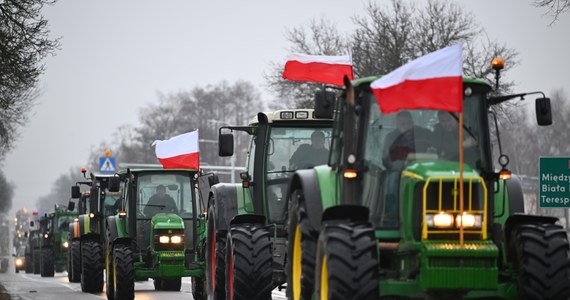 Dziś w całym kraju odbędą się protesty rolników. Na Dolnym Śląsku protestujący pojawią się m.in. na drogach krajowych numer 5, 8 i A4. Policjanci zachęcają do śledzenia komunikatów publikowanych na stronach i profilach społecznościowych poszczególnych dolnośląskich jednostek policji.
