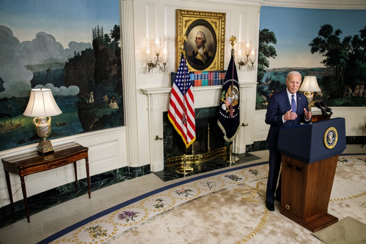 Prezydent Joe Biden odniósł się w czwartek wieczorem czasu miejscowego do ogłoszonego kilka godzin wcześniej raportu specjalnego prokuratora federalnego dotyczącego tajnych dokumentów znalezionych m.in. w jego domu. Biden nie krył swych emocji i niezadowolenia z powodu wzmianki o jego wieku i słabej pamięci.