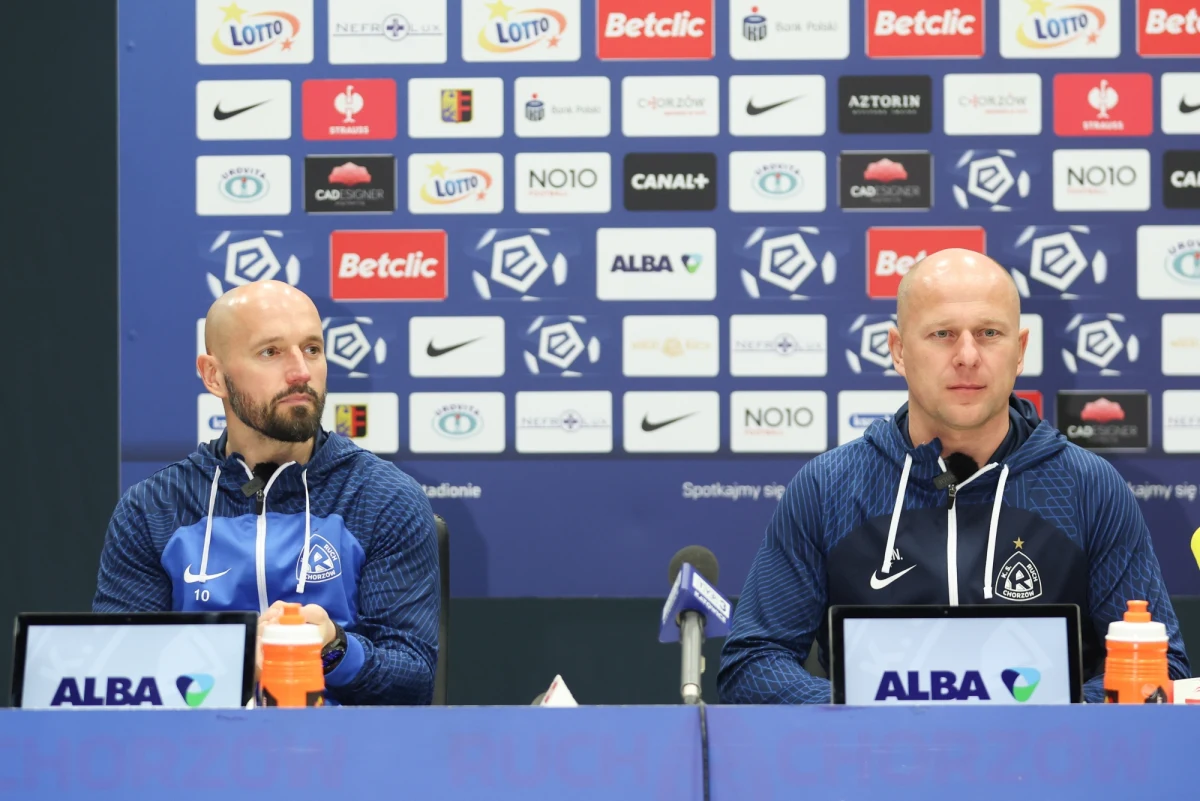 Dziś z zimowego snu wybudzi się piłkarska ekstraklasa. 20 kolejka rozpocznie się w Mielcu gdzie Stal zagra z Puszczą Niepołomice. O 20:30 na Stadionie Śląskim mecz na jaki w Chorzowie długo czekano. Ruch zmierzy się z Legią Warszawa. To spotkanie będzie debiutem na ławce trenerskiej Niebieskich – jak popularnie nazywa się drużynę z Chorzowa – Janusza Niedźwiedzia.