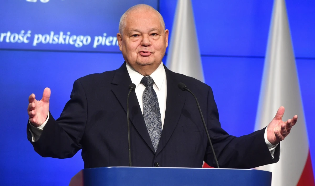 Adam Glapiński wyraźnie umocnił złotego. Wczorajsza zapowiedź prezesa Narodowego Banku Polskiego dotycząca niezmieniania stóp procentowych do końca roku sprawiła, że nasza waluta poszła w górę, a kursy zagranicznych spadły.