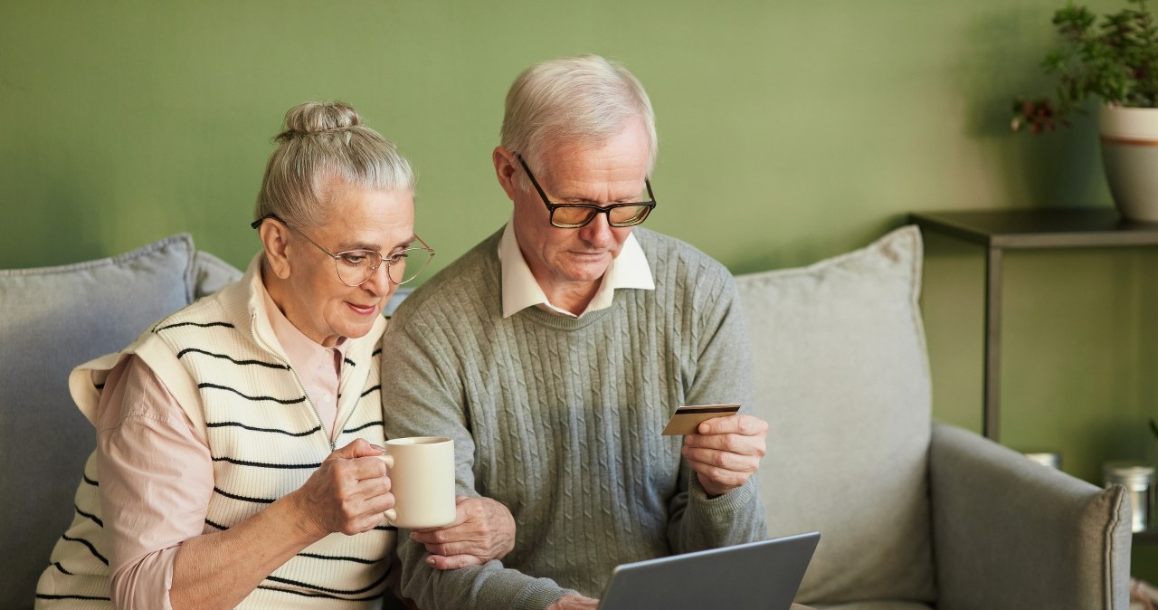 Aż 1978,49 zł bez wniosku. Od dziś ZUS zaczyna wysyłkę pieniędzy