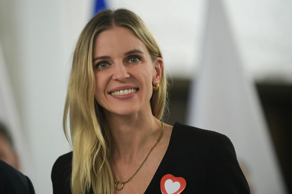 Wiceminister rodziny Aleksandra Gajewska zapowiedziała nowy program, który ma pomóc w wyjściu z zapaści demograficznej. Program "Aktywny Rodzic" i zmiany w "Maluchu plus" mają być odpowiedzią rządu na zatrważające dane dotyczące spadku urodzeń w kraju.