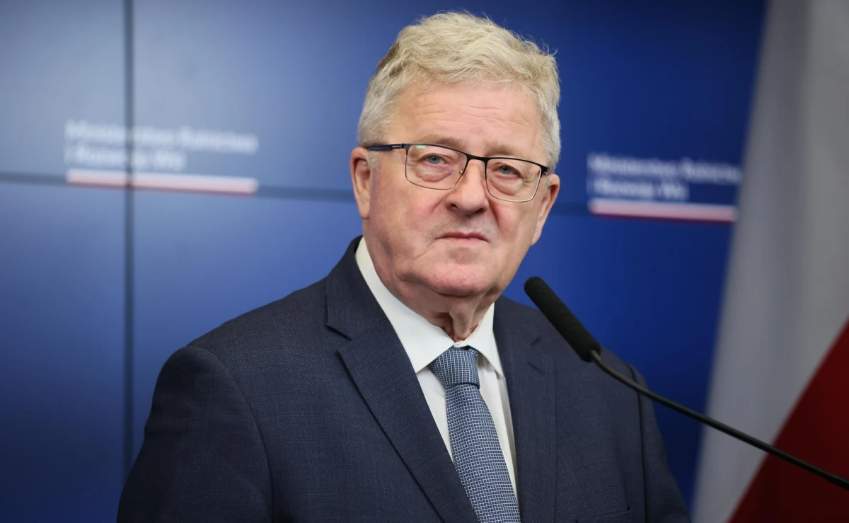 "Trzeba rozmawiać. Warunki (Zielonego Ładu) zostały zaakceptowane przez poprzedni rząd. My nie możemy podważać tego, co przyjęto w Unii, ale to nabiera innego wymiaru, kiedy przeciwko tym wymogom protestują rolnicy niemieccy, francuscy i polscy. Wtedy siła argumentów ministerstwa jest inna" - mówił Czesław Siekierski, Gość Krzysztofa Ziemca w RMF FM, tłumacząc, że pewne renegocjacje Zielonego Ładu wchodzą w grę.