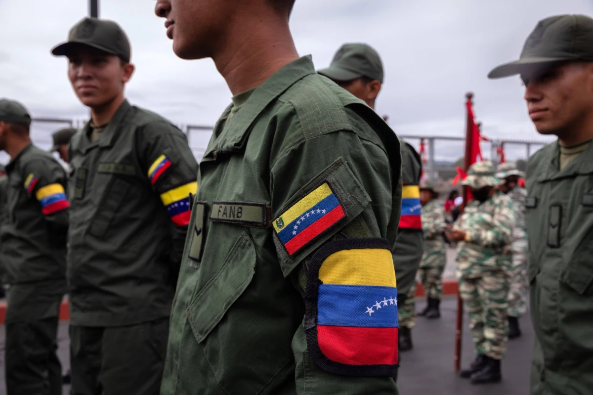 Wenezuela gromadzi wojska w pobliżu leżącego w granicach Gujany regionu Essequibo. Władze w Caracas nic sobie nie robią z zawartego w styczniu porozumienia w sprawie pokojowego rozwiązania konfliktu o to bogate w złoża ropy naftowej i gazu ziemnego terytorium.