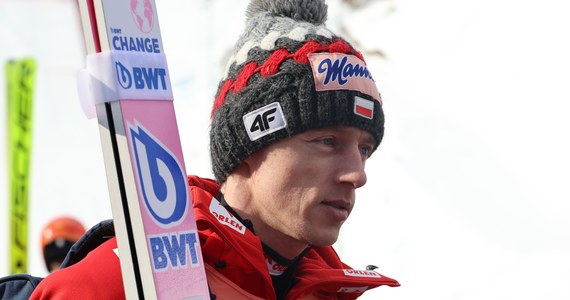 Dawid Kubacki i Aleksander Zniszczoł zajęli siódme miejsce w konkursie duetów w Pucharze Świata w skokach narciarskich. W amerykańskim Lake Placid wygrali Austriacy Michael Hayboeck i Stefan Kraft.