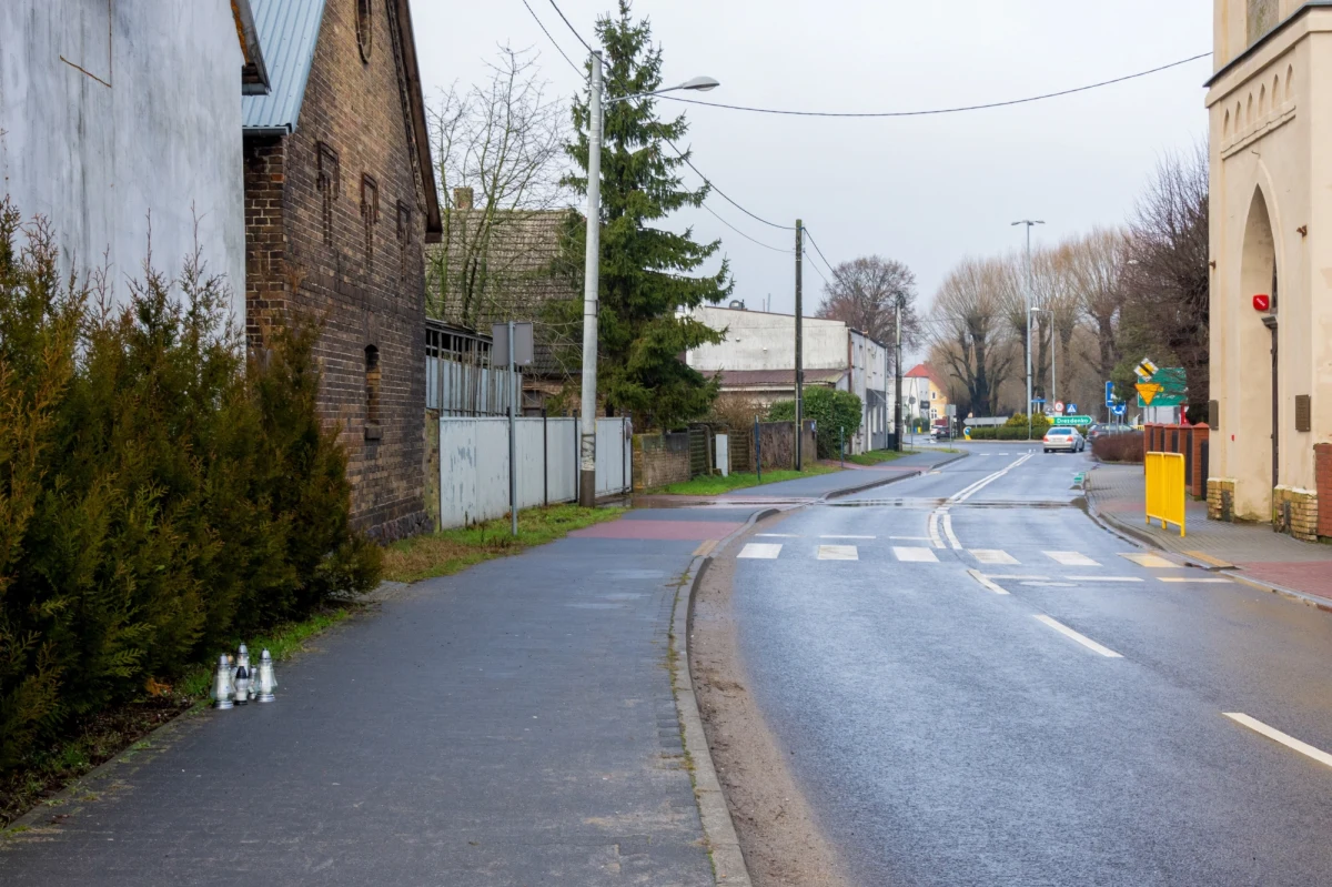 Na jutro przewidziano przesłuchanie 26-letniego mężczyzny, który prowadząc bmw śmiertelnie potrącił 10-letniego chłopca w Wawrowie w Lubuskiem. Zatrzymany miał przy sobie narkotyki i przyznał się policjantom, że je zażywał. Miał też sądowy zakaz prowadzenia samochodów. Policja zatrzymała też dwie kolejne osoby, które mogły pomagać sprawcy w ukrywaniu się. 