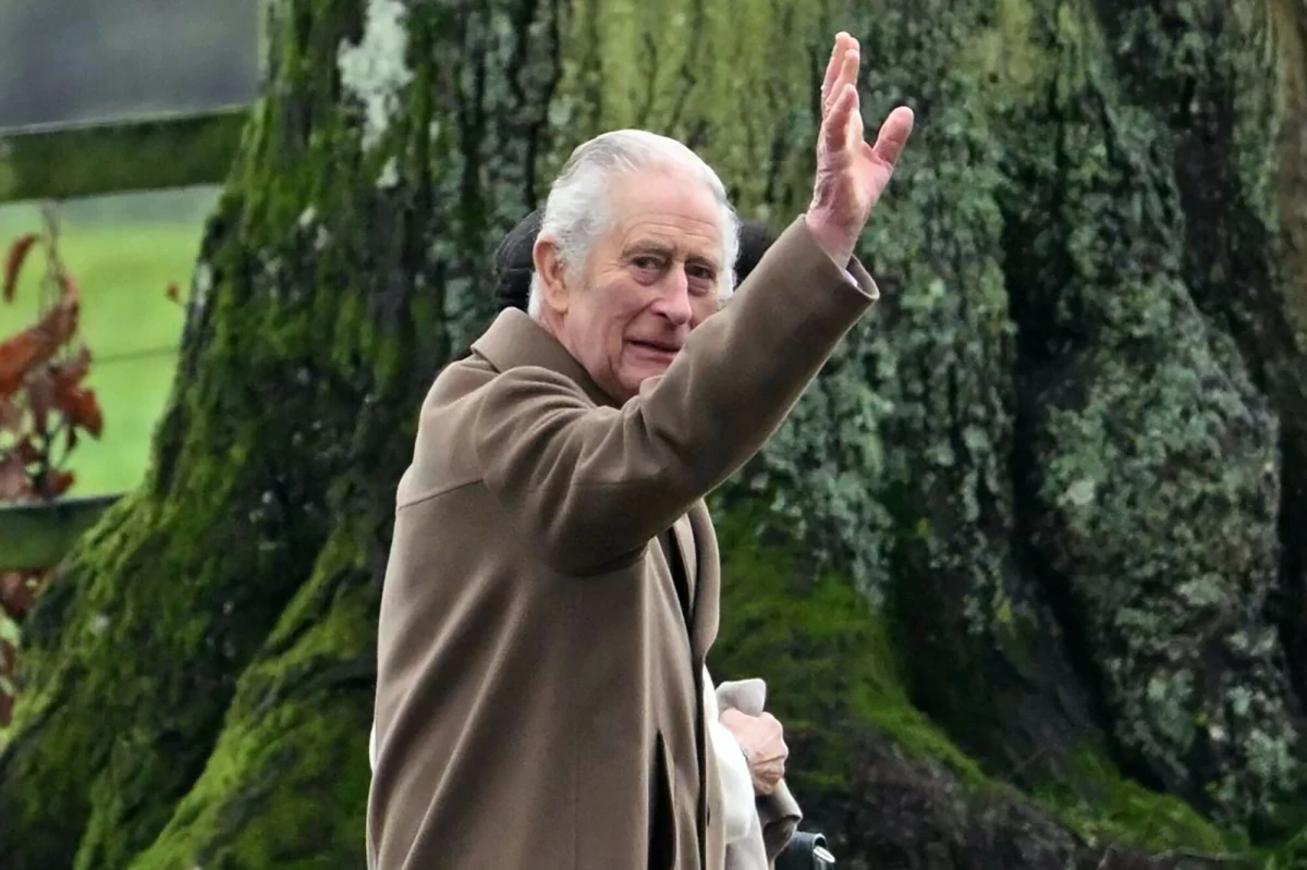 Król Wielkiej Brytanii Karol III po raz pierwszy pokazał się dziś publicznie od czasu, gdy podano informacje o jego chorobie nowotworowej. W specjalnym oświadczeniu monarcha podziękował wszystkim, którzy wspierają go w walce o zdrowie. 