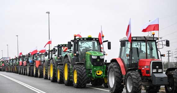 W związku z protestem rolników w województwie świętokrzyskim także dzisiaj mogą być utrudnienia na drogach krajowych 74 w Górnie i Radlinie i 78 w miejscowości Nagłowice.

    