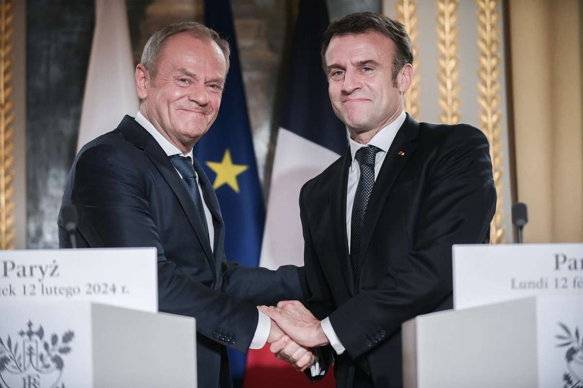 "Znamy się od wielu lat, przyjaźnimy się i ufamy sobie; zawsze mogliśmy na sobie polegać" - mówił w Paryżu premier Donald Tusk, który spotkał się z prezydentem Francji Emmanuelem Macronem. "Nie ma alternatywy dla UE, nie ma alternatywy dla współpracy transatlantyckiej, nie ma alternatywy dla NATO" - zaznaczył. Dzisiaj szef polskiego rządu odwiedzi także Berlin.