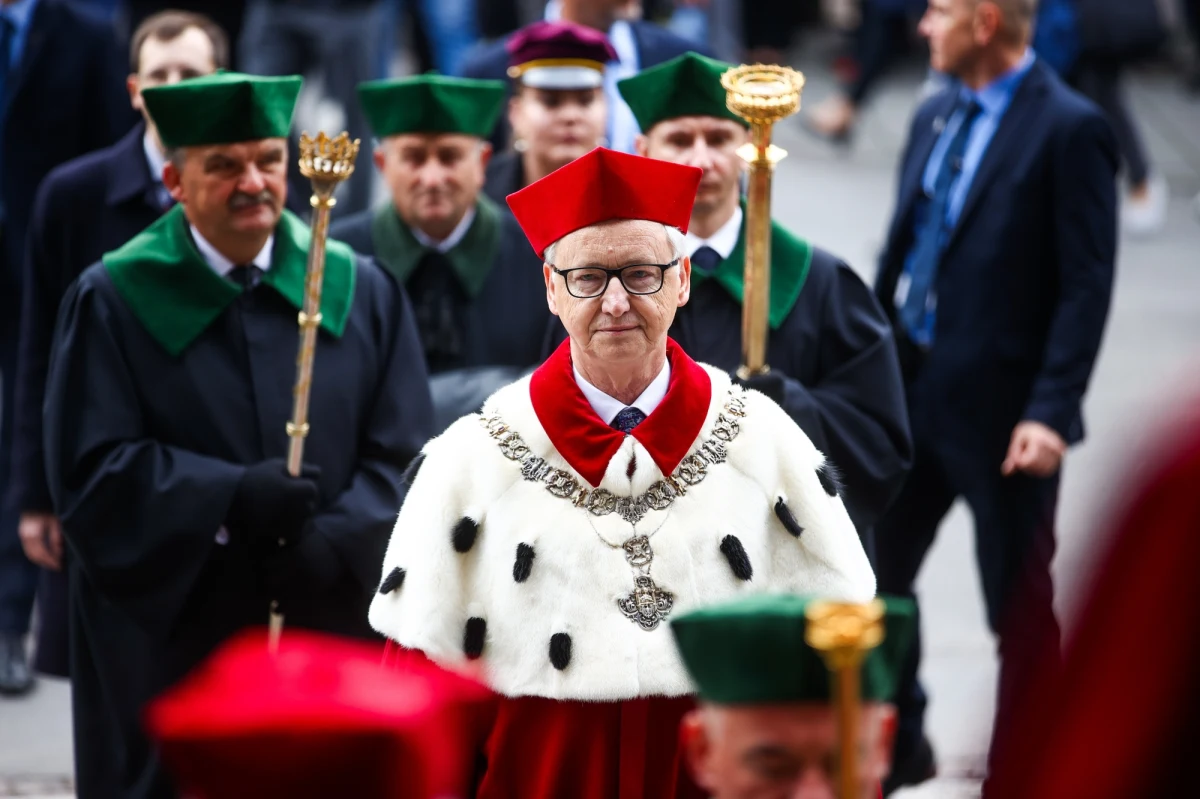 Pochód profesorów, który od lat przemierza ulice Krakowa przed inauguracją roku akademickiego w Uniwersytecie Jagiellońskim, został wpisany na krajową listę niematerialnego dziedzictwa kulturowego.      