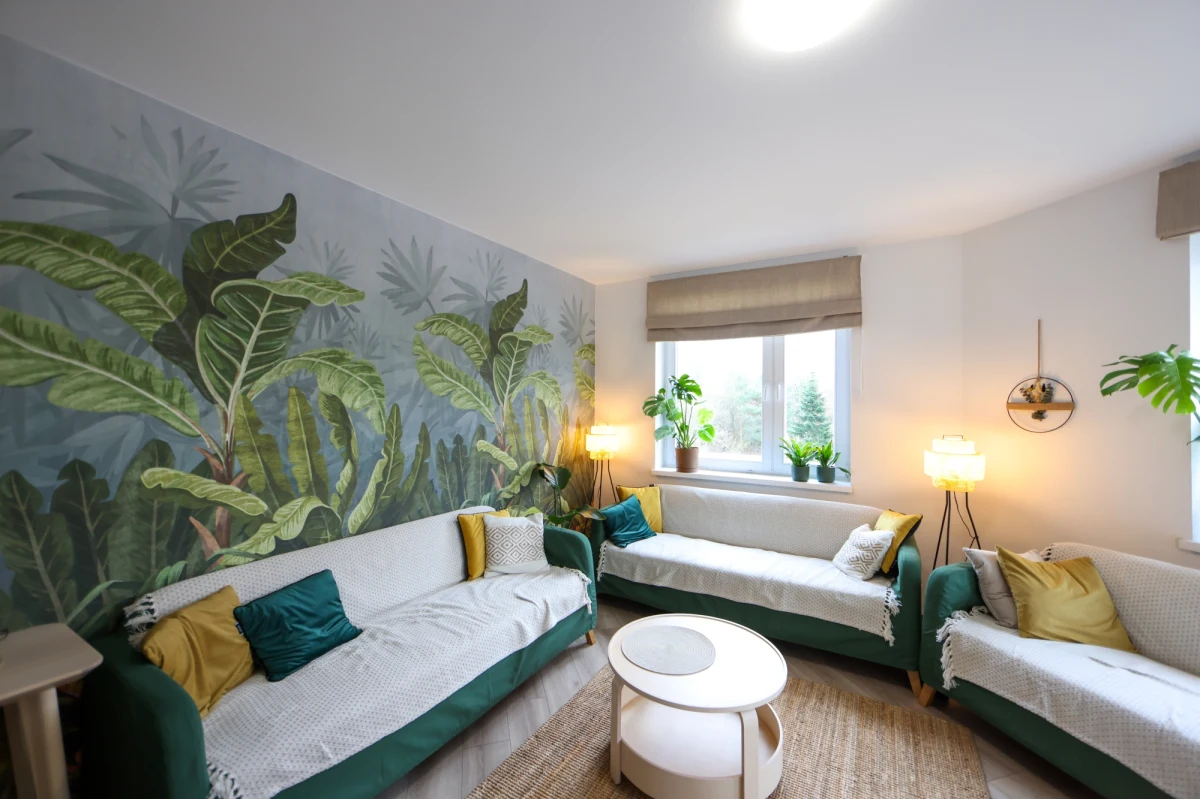 Na osiedlu Kozanów uruchomiono pierwsze we Wrocławiu mieszkanie wspomagane dla osób z niepełnosprawnością intelektualną. Znalazło w nim miejsce siedem osób. Wszyscy lokatorzy są aktywni zawodowo, ze wsparciem asystentów będą przygotowywać się do samodzielnego życia.

