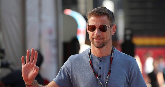 Skandal z byłym mistrzem Formuły 1, Brytyjczykiem Jensonem Buttonem. Padają pod jego adresem zarzuty związane z kontrowersyjną sprzedażą samochodu. Nie chodzi jednak o bolid, a prywatny pojazd.