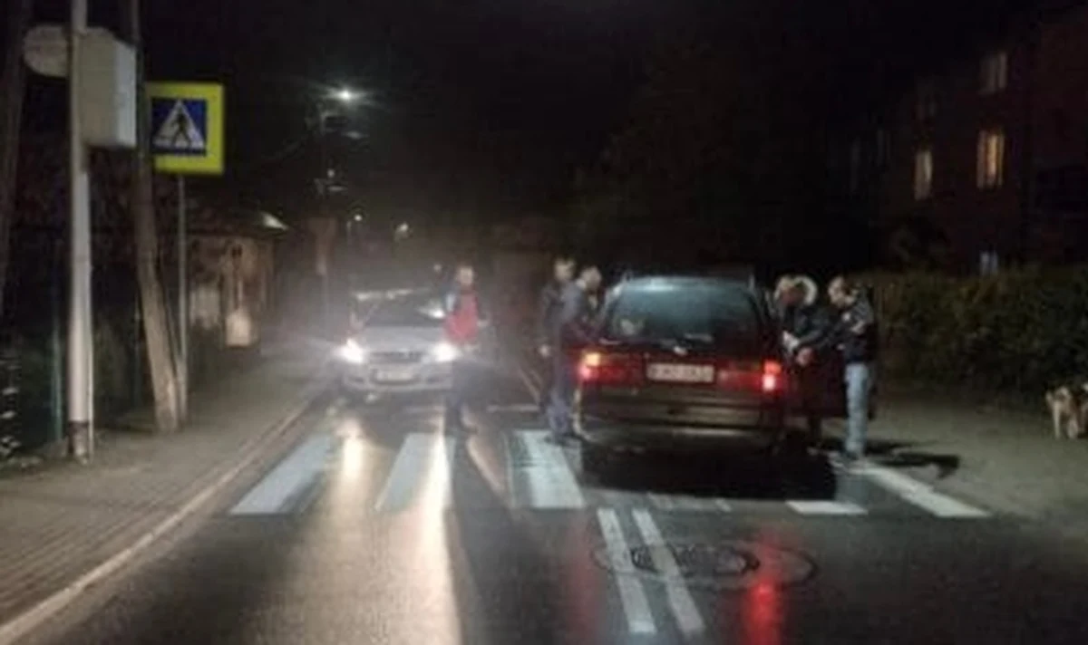 Odwagą i determinacją wykazał się 18-latek, który ujął złodziei auta należącego do jego ojca. Samochód został skradziony sprzed domu. Sprawcy byli pijani.