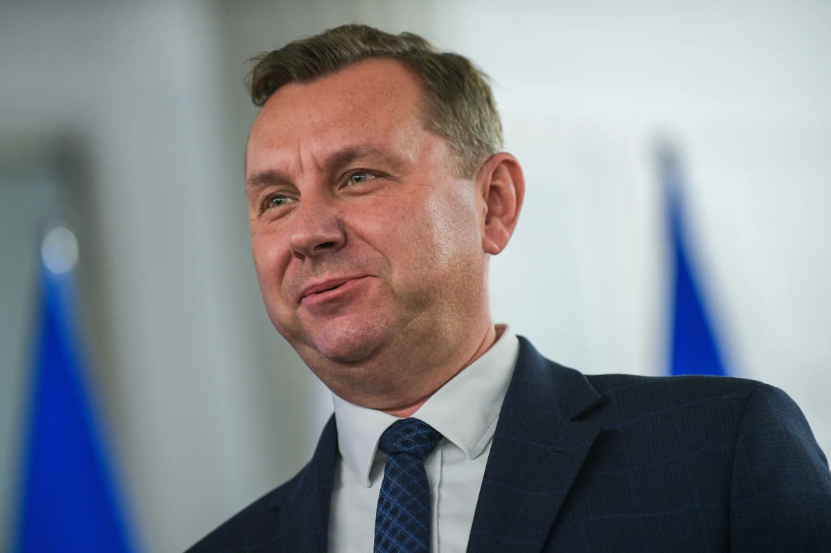 Poseł Klubu Parlamentarnego Polska 2050-Trzecia Droga Rafał Komarewicz, po uzgodnieniach z liderem partii Szymonem Hołownią, zgłosił swój komitet wyborczy w PKW i wystartuje w wyborach na prezydenta Krakowa.