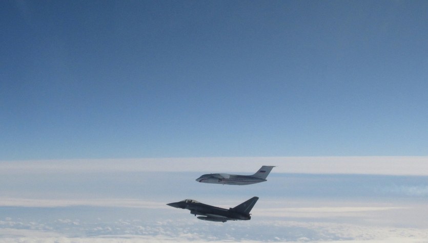 Rosyjskie samoloty przy granicy z Polską. Poderwano myśliwce Rosyjskie samoloty przy granicy z Polską. Poderwano myśliwce