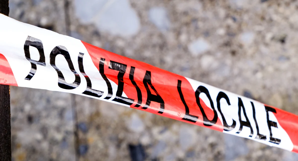 Włoska policja prowadzi dochodzenie w sprawie makabrycznej zbrodni na Sycylii. 54-letni mężczyzna został oskarżony o zamordowanie żony i dwójki dzieci. Rzezi uniknęła 17-letnia córka. Podczas przesłuchania 54-latek przyznał, że zabił rodzinę, by oczyścić dom z demonów.