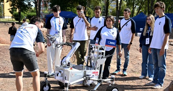Akademia Górniczo-Hutnicza będzie gospodarzem Międzynarodowych Zawodów Robotów Marsjańskich - European Rover Challenge. 35 zespołów z prestiżowych uczelni technicznych  z całego świata będzie rywalizować w Krakowie na początku września.   

