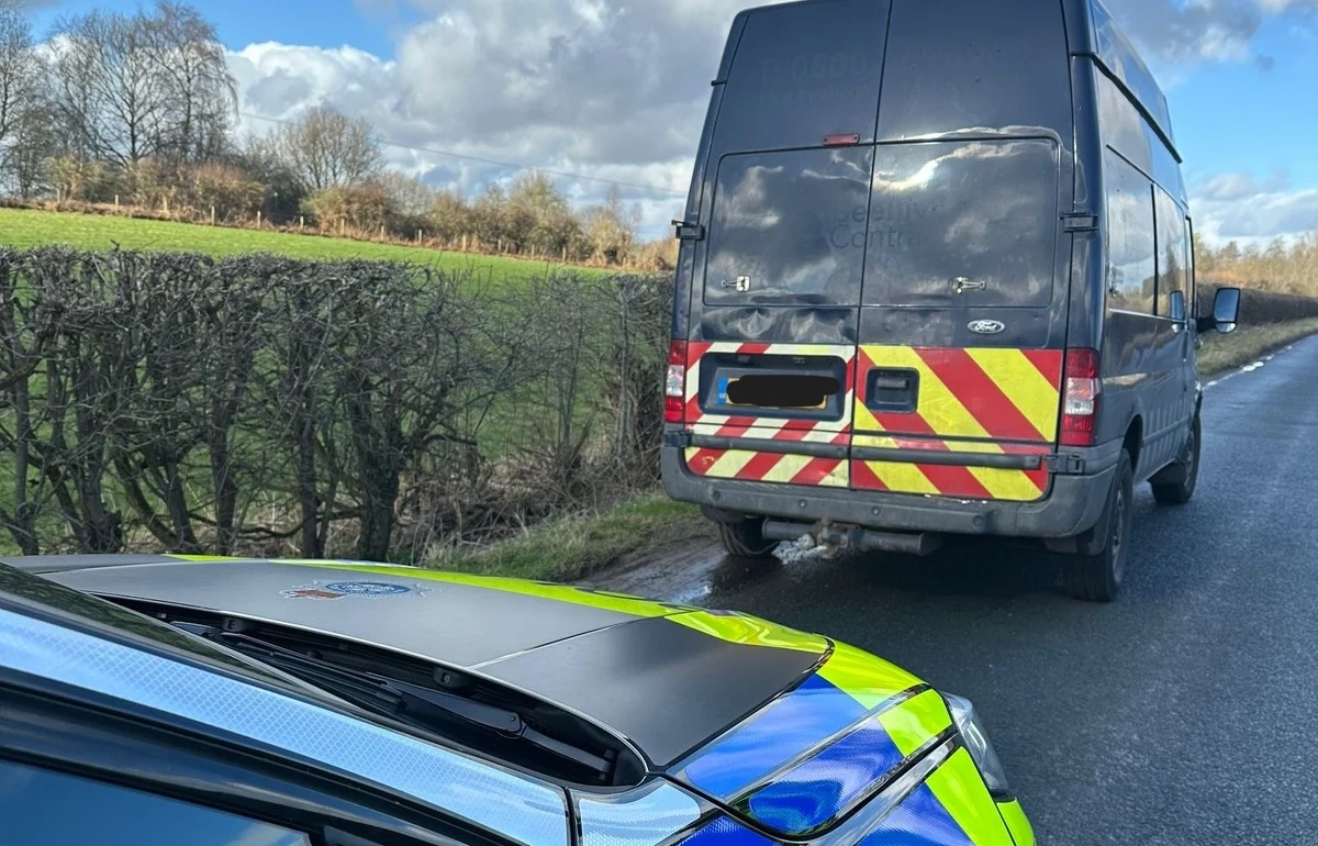 Nietypowe zgłoszenie odebrali policjanci z hrabstwa North Yorkshire w północno-wschodniej Anglii. Mężczyzna poinformował, że prowadzi pojazd pod wpływem alkoholu i "nie wie, co robi”.