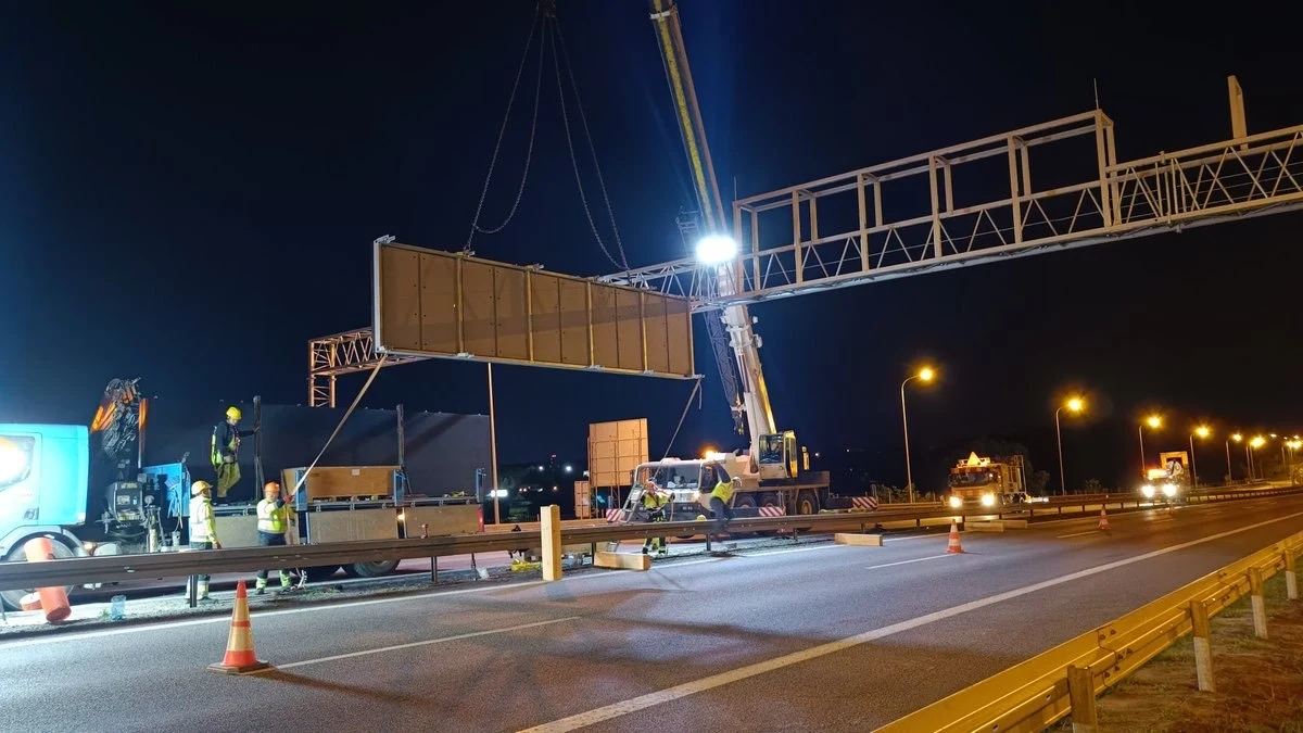 Wstrzymania są spowodowane nałożeniem się na siebie dwóch prac na trasie S6, budową nowego wiaduktu i montażem bramownicy. Utrudnień należy spodziewać się od dzisiejszego wieczora.