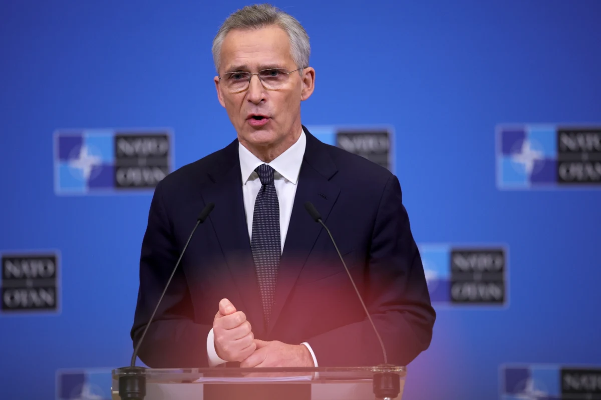 Spodziewam się, że w tym roku 18 członków NATO osiągnie cel, jakim jest wydawanie co najmniej 2 proc. PKB na obronność - oświadczył sekretarz generalny Jens Stoltenberg. Obliczył, że w 2024 roku europejskie kraje będące członkami Sojuszu zainwestują razem 380 mld dolarów w obronność. Polska jest wśród nich jednym z liderów. Polskie wydatki na obronę wzrosły do 3,8 proc. PKB. Kilka dni temu Donald Trump zagroził, że gdy ponownie zostanie prezydentem USA, nie będzie chronił przed potencjalną rosyjską agresją państw NATO, które nie wypełniają swoich zobowiązań finansowych wobec Sojuszu. "Sojusz to nie jest kontrakt z firmą ochroniarską" – skomentował te słowa szef polskiej dyplomacji.