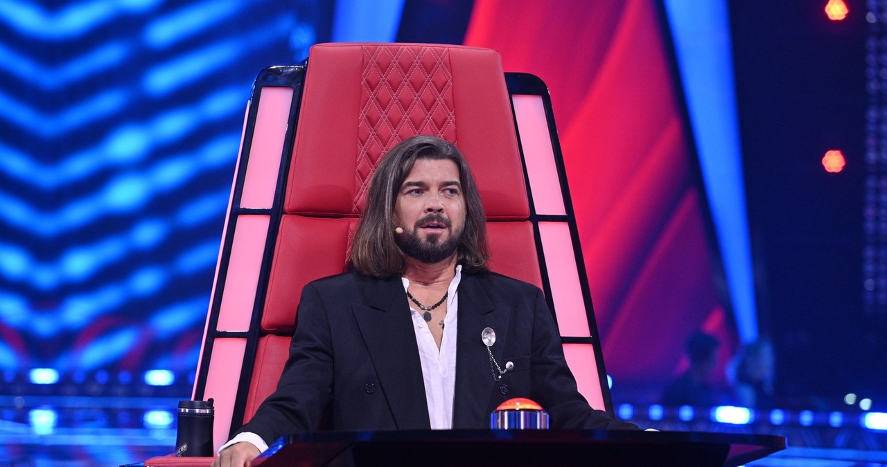 Tomasz Szczepanik to obecnie - również dzięki "The Voice Senior" - jeden z popularniejszych wokalistów w Polsce. Jednak jego droga do sławy była wyboista. W TVP piosenkarz przypomniał, że w jego rodzinie nie było łatwo jeśli chodziło o sprawy materialne. 