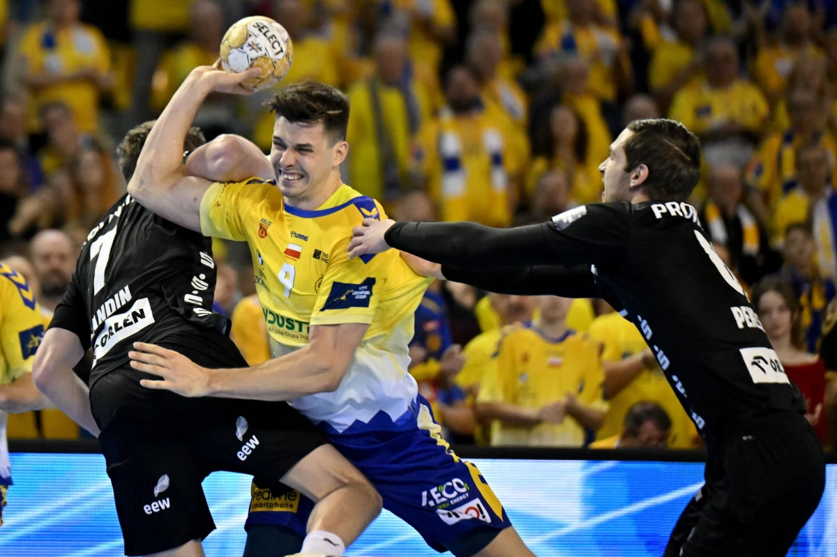 Piłkarze ręczni Industrii Kielce w meczu 11. kolejki Ligi Mistrzów zremisowali we własnej hali z niemieckim THW Kiel 36:36 (15:17). Goście wyrównali w ostatnich sekundach po bramce Niclasa Ekberga.