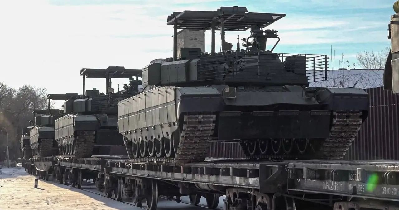 Rosyjska armia otrzymała nową partię zmodernizowanych czołgów podstawowych T-80BVM z omskiej fabryki maszyn transportowych. W drodze jest też podobno 1000 detektorów dronowych Jurka, które mają poradzić sobie z ukraińskimi bezzałogowcami. 